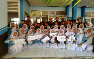DUKCAPIL Kabupaten Jakarta Pusat MEMFASILITASI LAYANAN PEREKAMAN E-KTP DI SMA Negeri 11 Pekanbaru