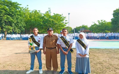 Penyerahan PIALA JUARA 1 TENIS MEJA BUPATI CUP SE-NTB dan Apresiasi Kepada Ketua dan Wakil Ketua OSIS Sebagai Ketua Umum II FOSISMA dan Anggota Bidang Kepemimpinan & Demokrasi FOSISMA Daerah Khusus Ibukota Jakarta